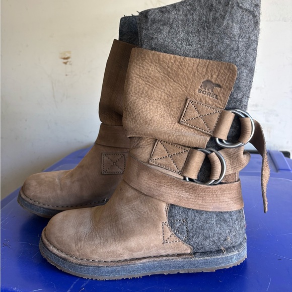 Sorel Chipahko felt wool leather buckle straps gray and tan winter snow boot - Picture 1 of 3